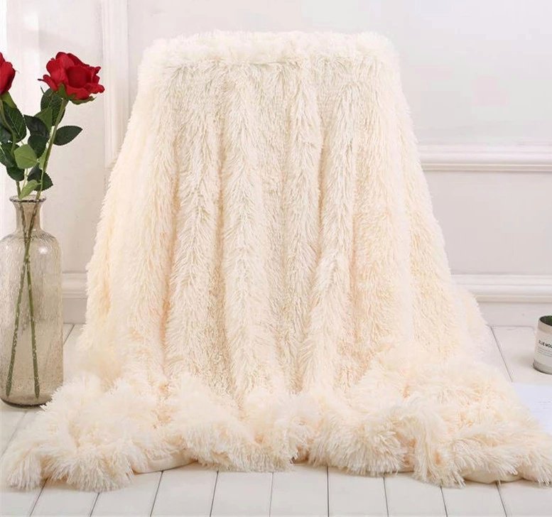 uxury Fleece Blanket – Ultra-Soft, Warm & Stylish Faux Fur Throw